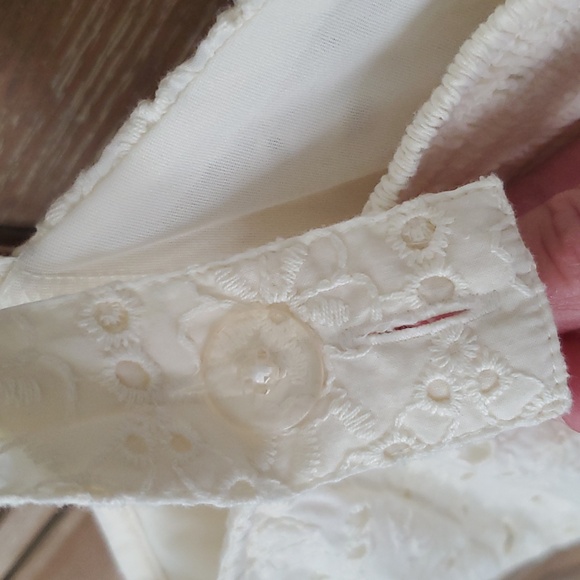 Cream Button-Down Eyelet Dress American Eagle Size Small Adjustable Button Strap - Picture 4 of 4